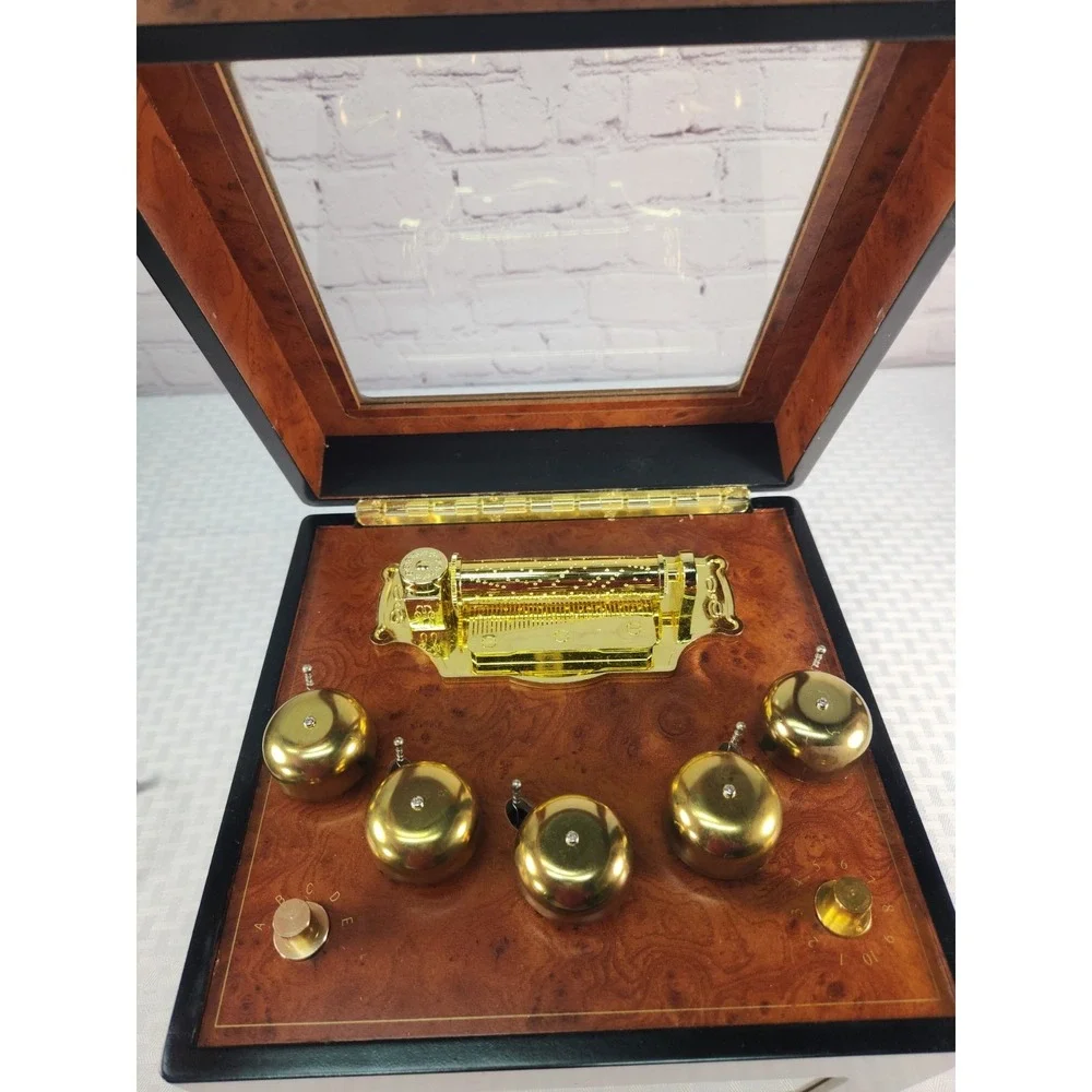 Mr. Christmas Gold Label Grand Animated Concertina Motion Music Box 50 Songs